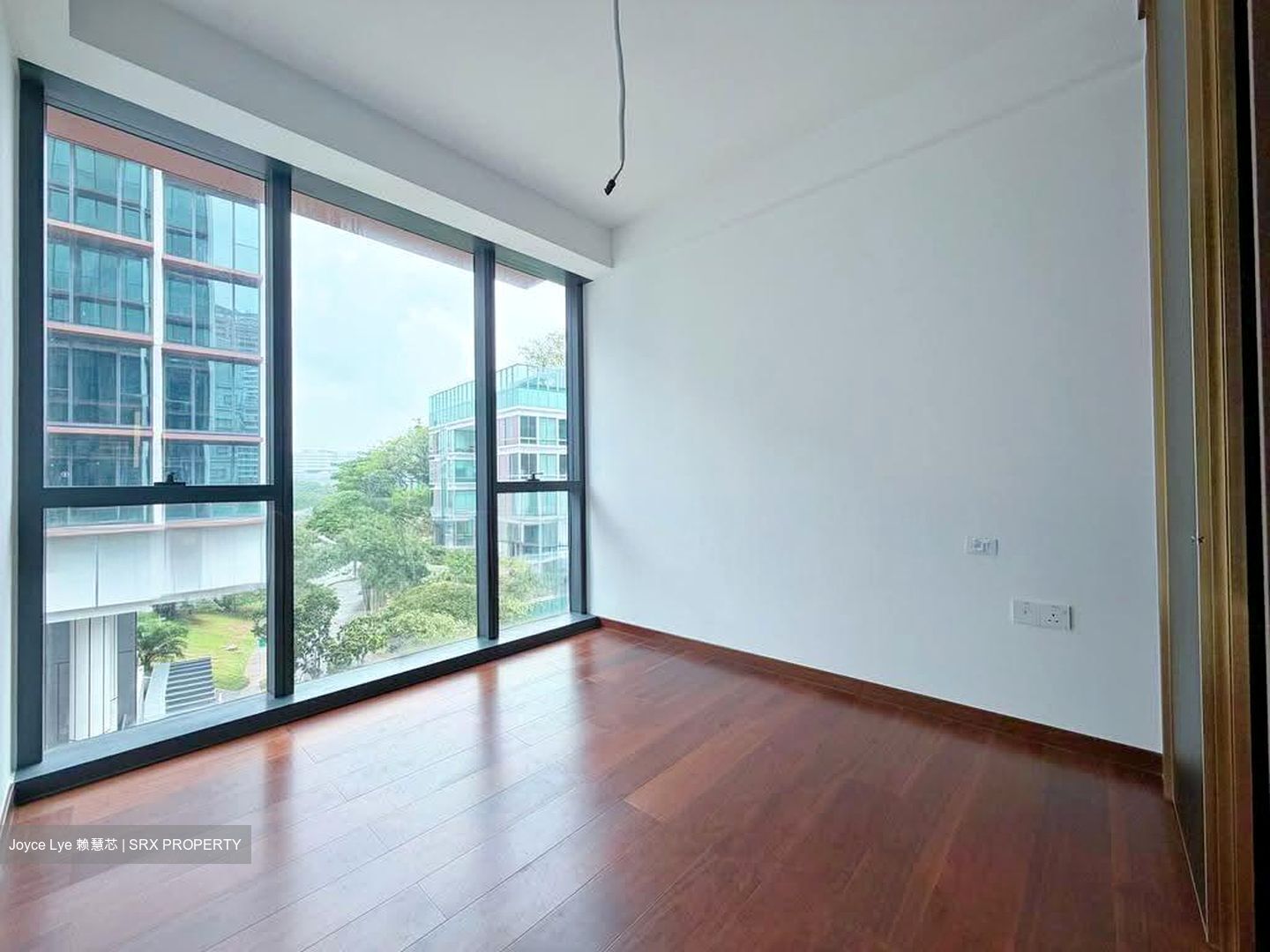 Slim Barracks Rise (D5), Condominium #636255331